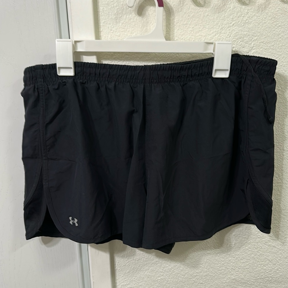 XL Under Armour Athletic Shortss